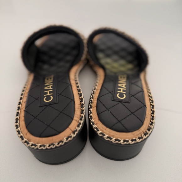 Chanel Interlocking CC Logo Slides Sandals Shoes Black Leather Gold Chain - Picture 6 of 11
